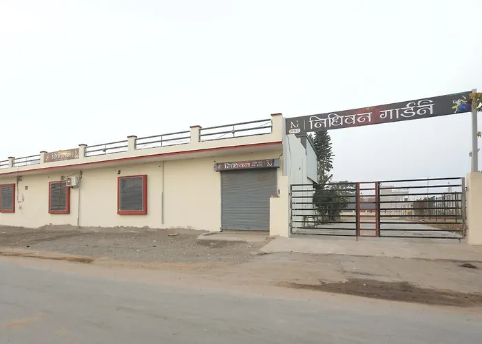 Super Oyo Hotel O Nidhivan Guest House
