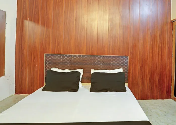 Hotel O Mansarovar