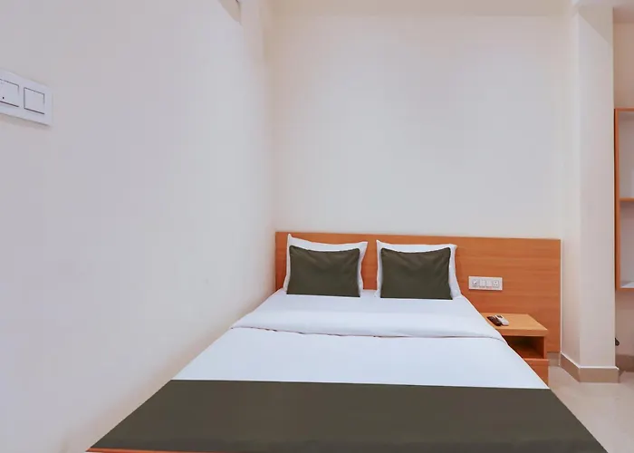 Super Collection O Hills Suites
