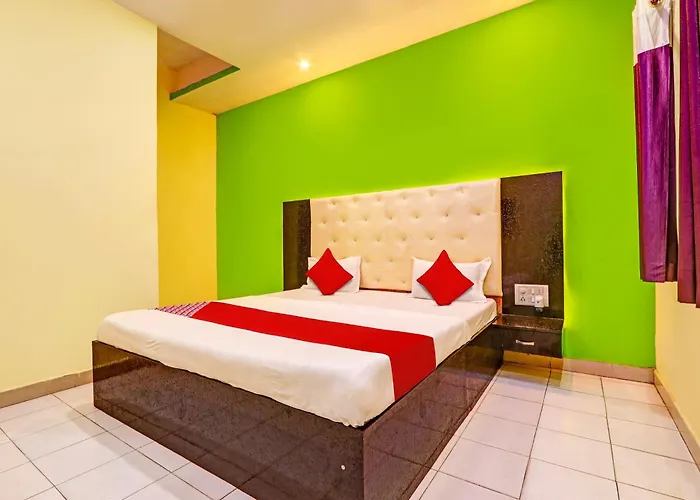 Oyo Flagship Hotel Samruddhi Lodge