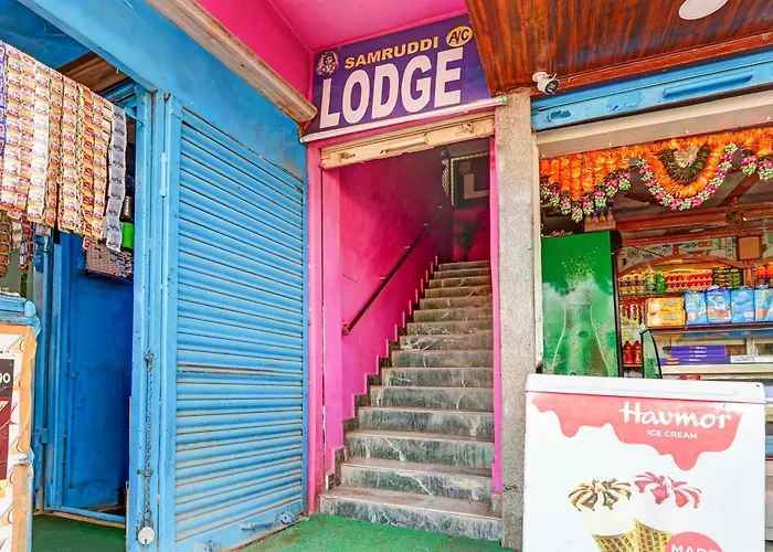 Oyo Flagship Hotel Samruddhi Lodge