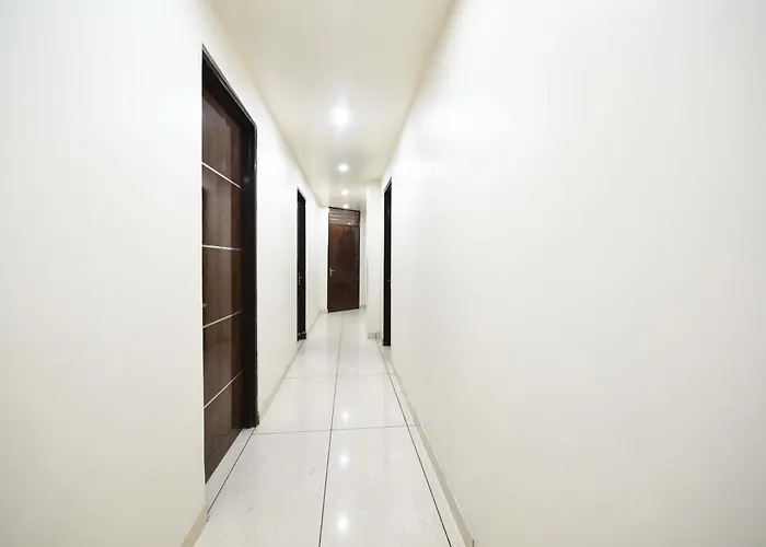 Hotel O Empire State Delhi 