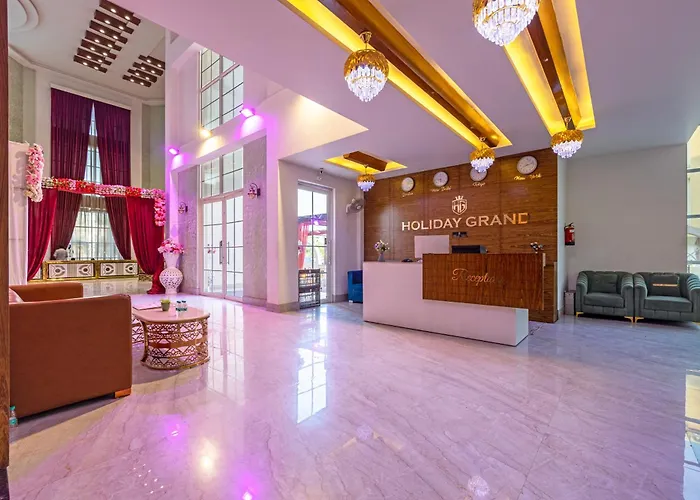 Hotel Holiday Grand