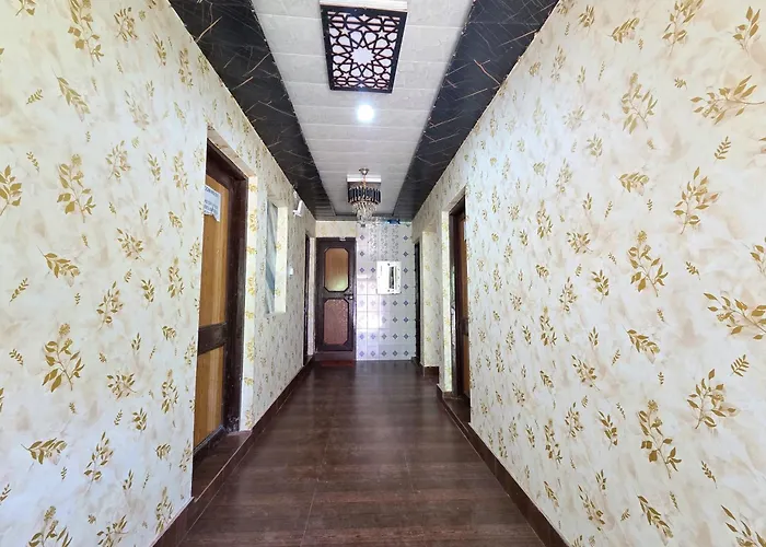 Alamdar Guest House
