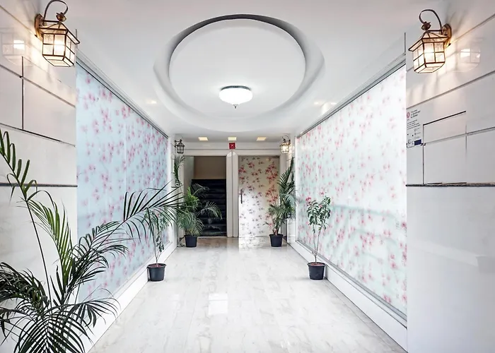 Townhouse Oak Gharonda Residency Near Sant Tukaram Nagar Metro Station Hotel Pune