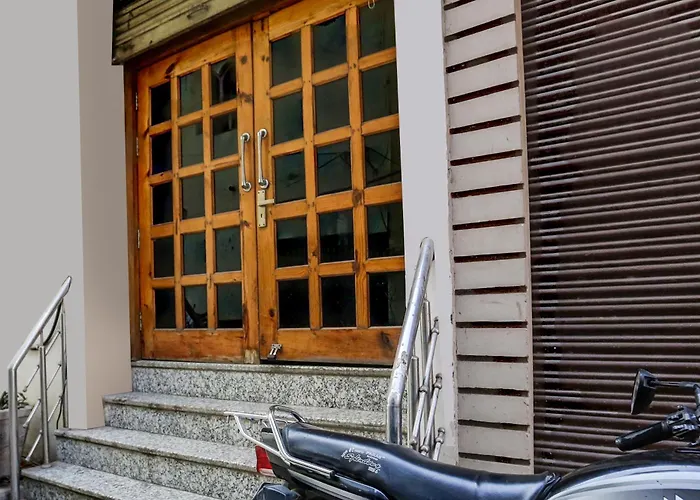 Spot On Sai P Guest House