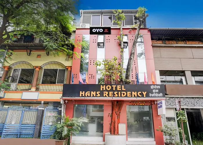 Fabhotel Hans Residency