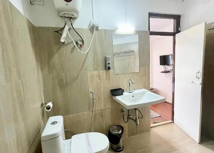 Goroomgo Hotel Home Town Puri Near Golden Beach And Temple - Fully Air Conditioned With Lift And Parking Facilities