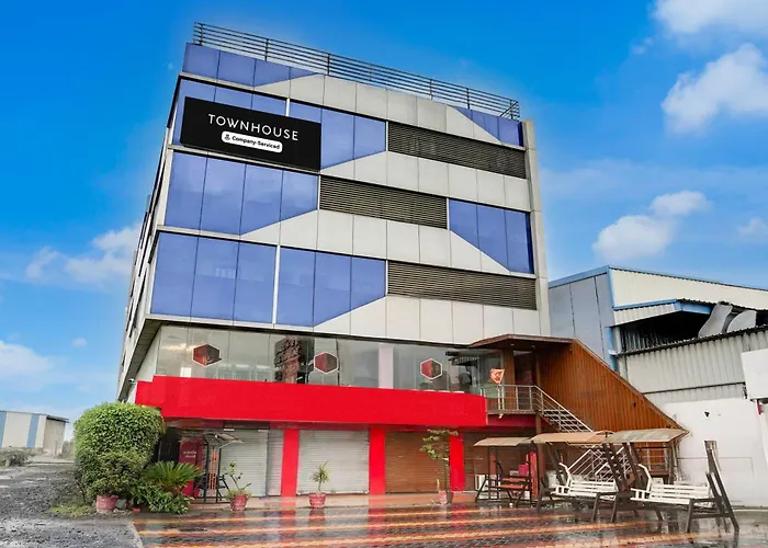 Townhouse Kadodra Formerly Jd Business Hotel