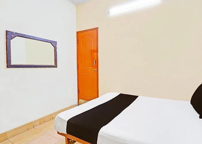 Hotel O BLUE STAR LODGE