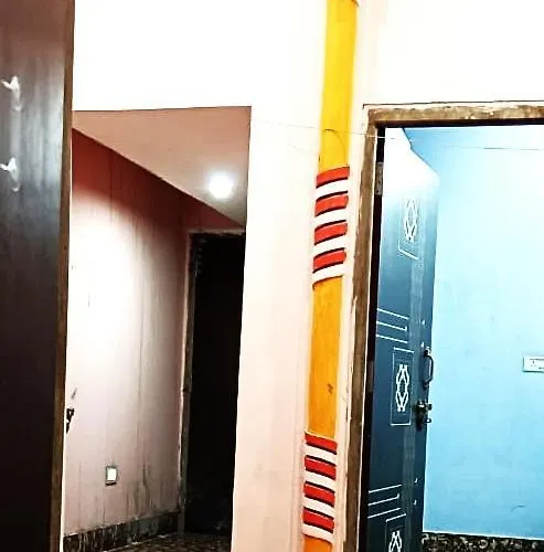 Goroomgo Hotel Nirmala Palace Ayodhya Near Shri Ram Janmabhoomi And Hanuman Garhi - Railway Station - Restaurant & Parking Facilities - Prime Location With Luxury And Spacious Room - Book Now