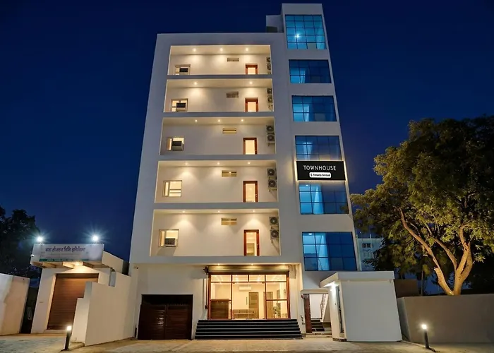 Oyo Townhouse Balua Road Pahadiya