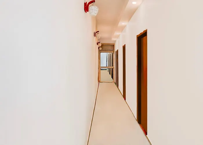 Hotel O The Aura Vibes