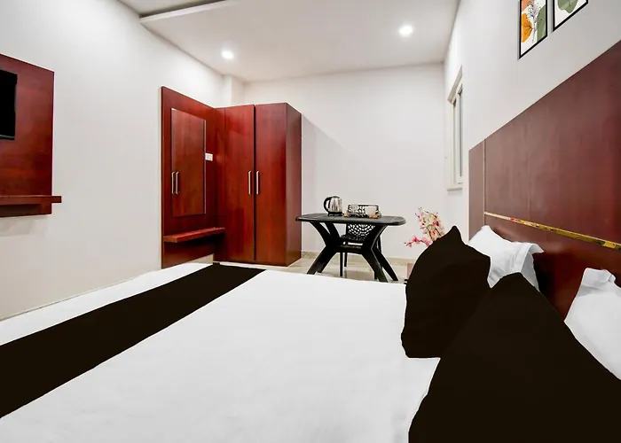 Super Hotel O Ghar Parivaar