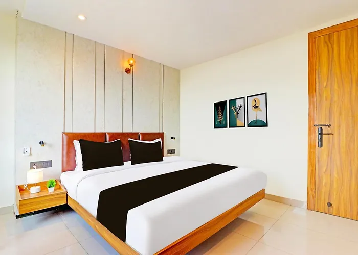 Super Townhouse Patel Nagar Near Saharanpur Chowk Dehradun Formerly Calista Square