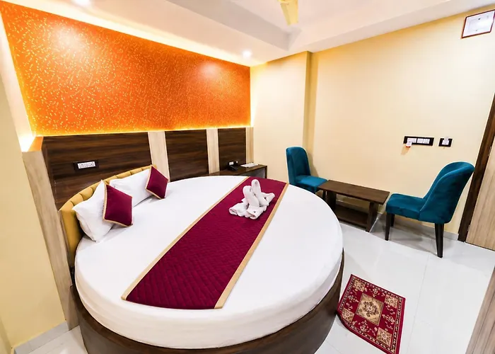 Hotel New Signature Inn New Digha হোটেল নিউ সিগনেচার ইন নিউ দিঘা Near Sea Beach And Lake View Room - All-Room-Attached-Balcony-And-Fully-Air-Conditioned-Hotel With- Lift- Wi-Fi-Restaurant-Parking-Facility- Best Hotel In Digha