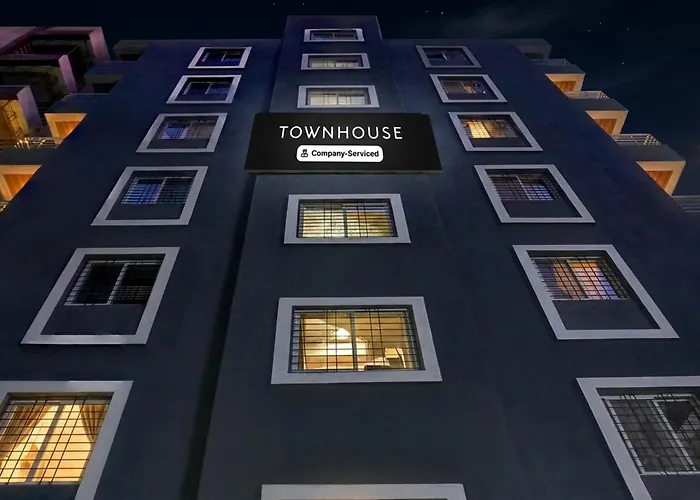 Super Townhouse Hinjewadi Corporate Stays