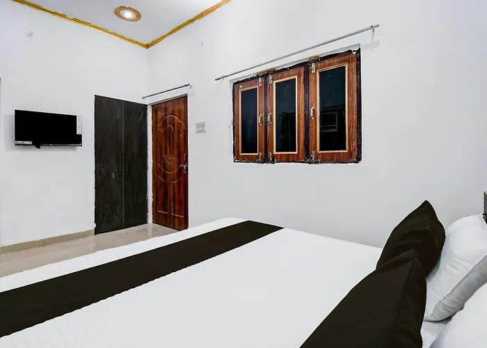 Hotel O The Aadvan Palace