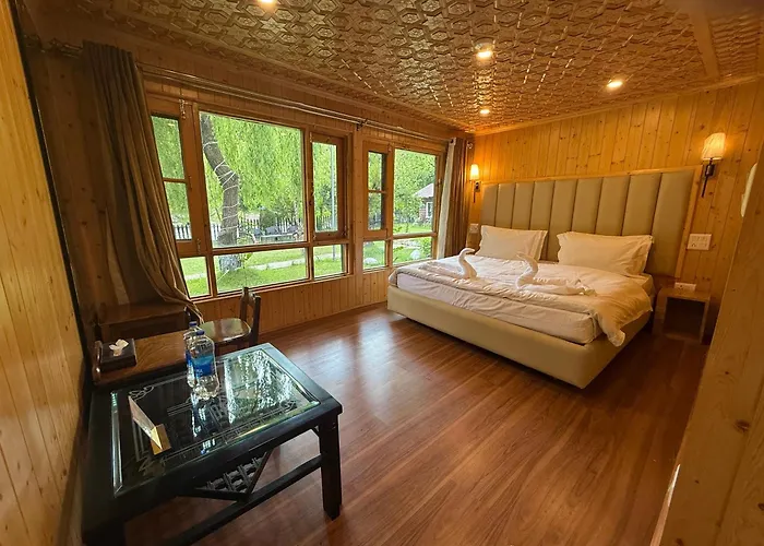 River Retreat Resort