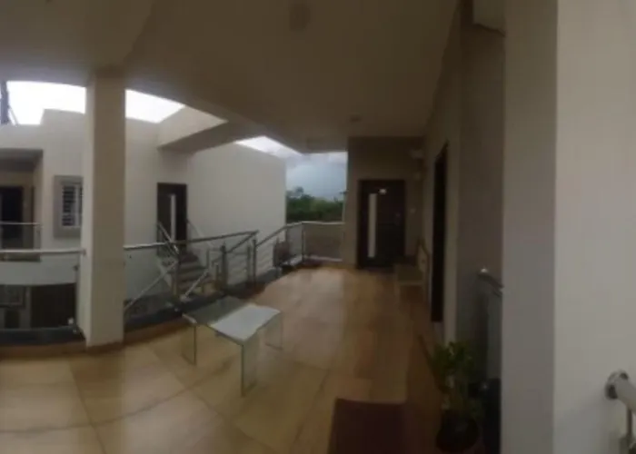 Hotel Rajadhiraj