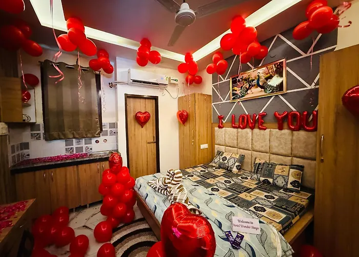 Hotel Wonder Stays - For Couples, Students, Faculties, Corporates