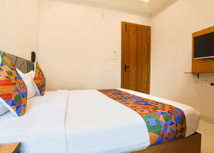 Hotel Trivana, Mahalaxmi Nagar