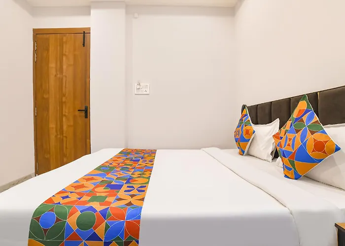 Hotel Trivana, Mahalaxmi Nagar