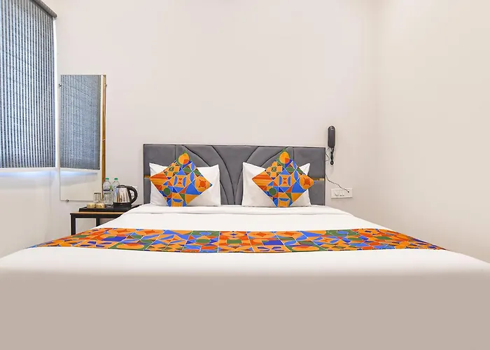Hotel Trivana, Mahalaxmi Nagar