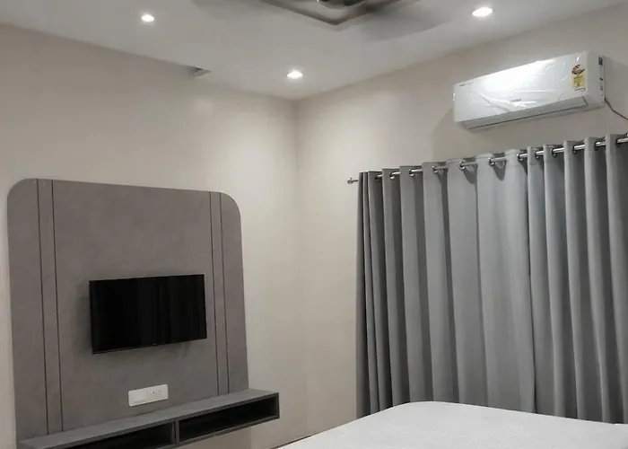 Hotel Abhishek Pride Shani Shinganapur