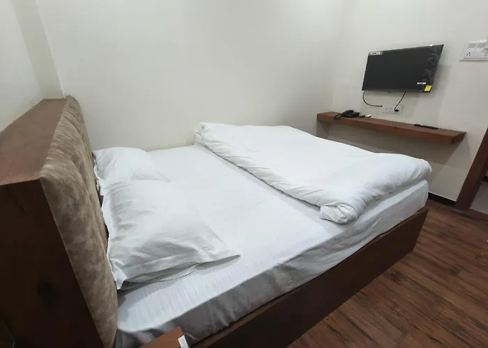 Hotel Shivaarambh Homestay