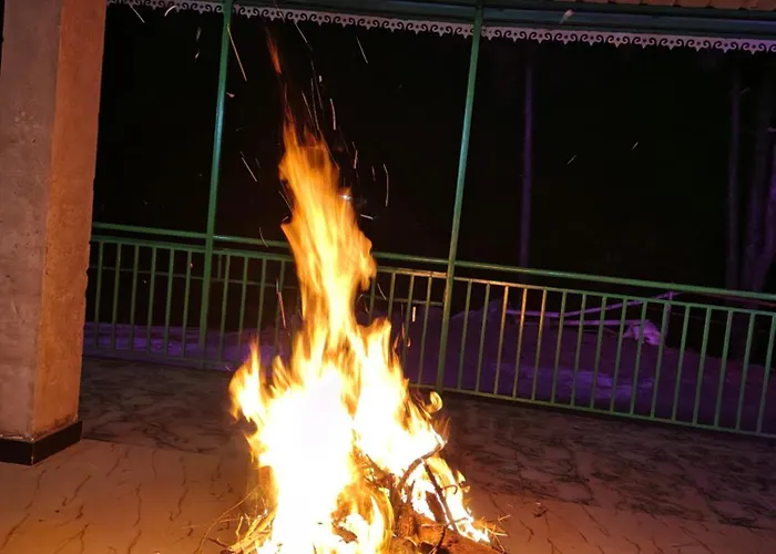 Splendid Retreat Hotels Kasauli - Vacation, River View Balcony, Traking, Camping, Bonfire, Family Groups, Forest Treks, Memories