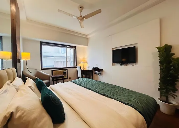The Classic Pranav Resort A- Premium Property & Luxury Rooms With Mountain View