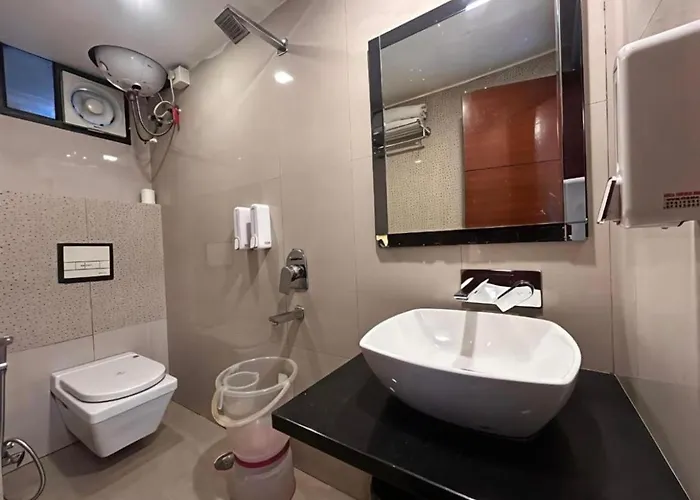 Hotel Hollywood Vibes #Riverview #Premium Rooms #Prime Location #Most Awarded #Parking #Top Rated #Open Terrace #Lawn #Best Selling Hotel In Manali