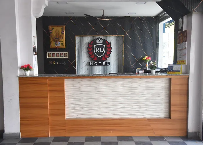 Rd Hotel-Near Anna Statue