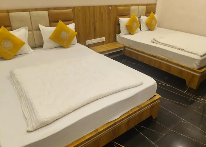 Hotel Leela Residency