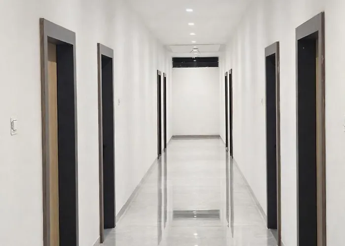 Hotel Abhishek Pride Shani Shinganapur