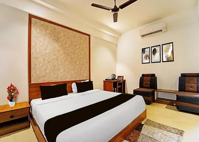 Townhouse Kozhencherry Formerly The Beige Hotel