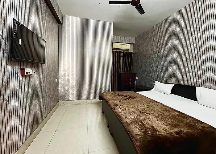 Hotel Royal Kashi Heritage Property Dashashawmedh River Ghat Property
