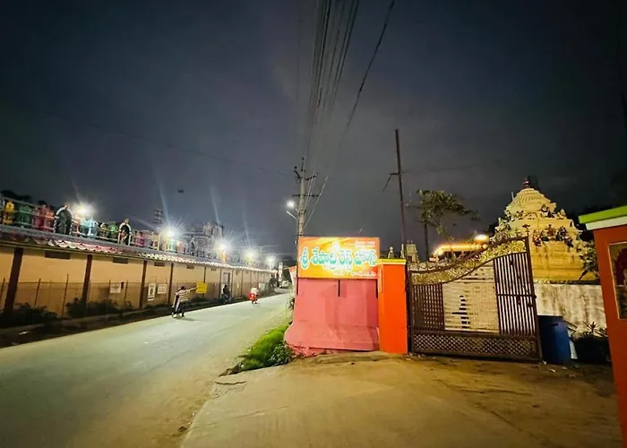 Sri Seshadri Rest House