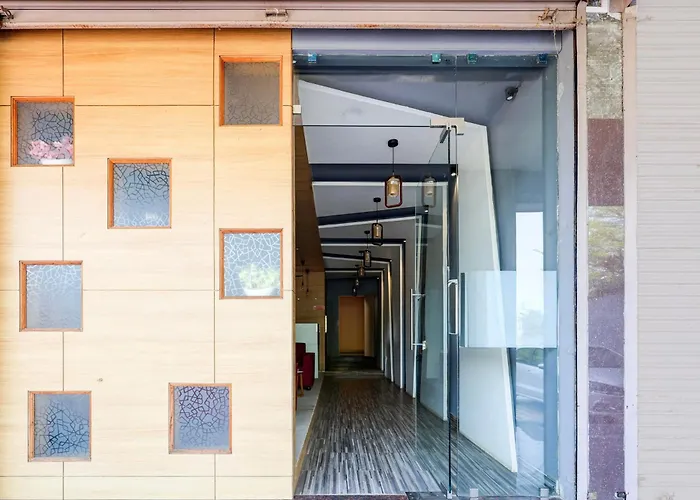 Super Townhouse Nagthane Satara Formerly Matoshree Palace