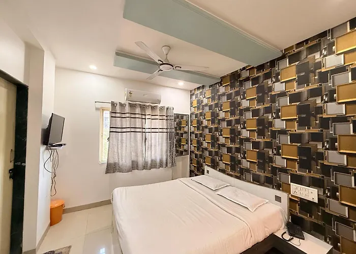 Hotel Adarsh Palace