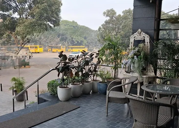 Hotel Pallavi Grand
