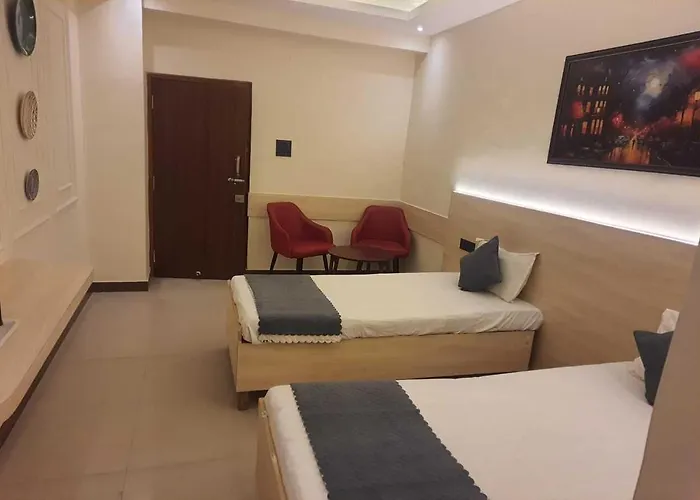Hotel Ananta Vilas