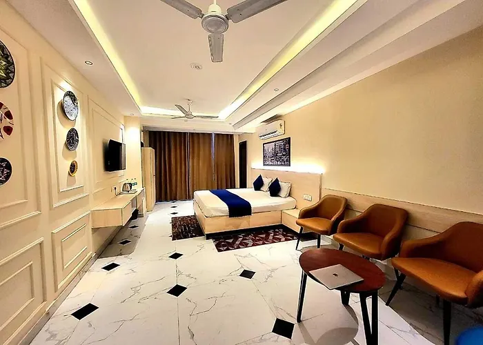 Hotel Ananta Vilas