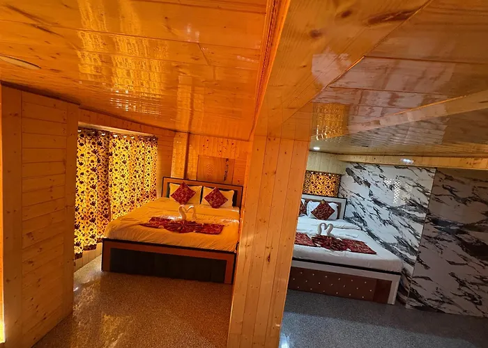 Shahi Darbar Guest House & Restaurant