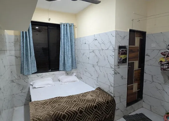 Hotel Tirth Purohit Park