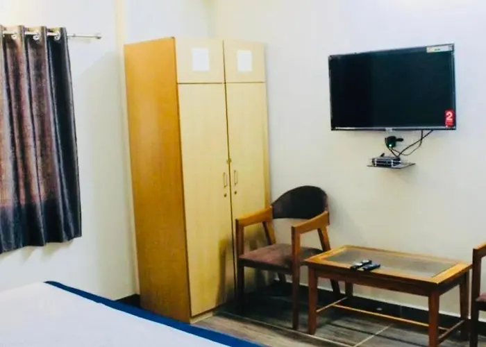 Raj Hotel