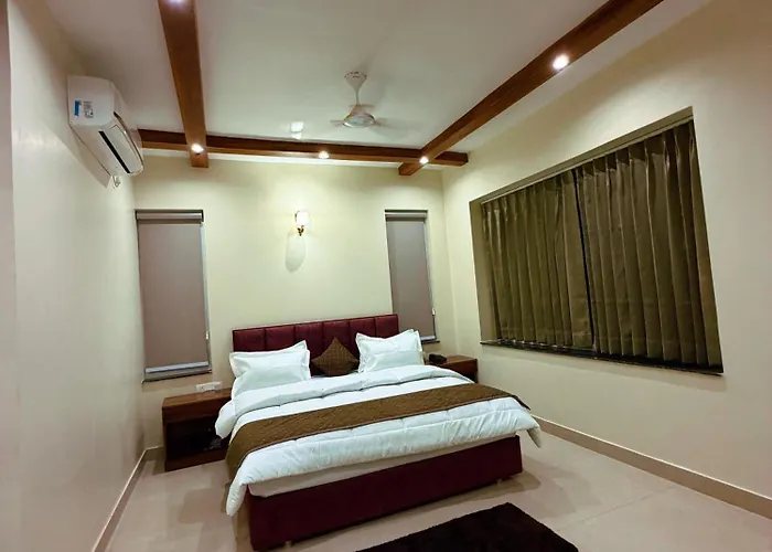Kesari Hotel & Restaurant Near Kainchi Dham