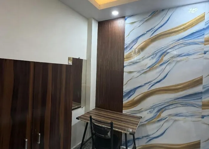 Hotel A V Grand, Kanpur