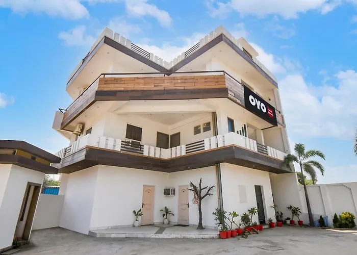 Hotel O Side View